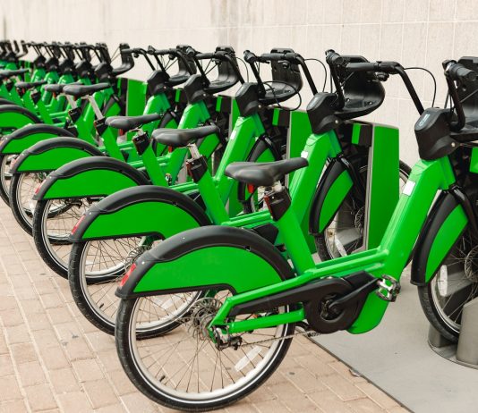 Elektromos kerékpárt ad dolgozóinak munkába járáshoz az MVM