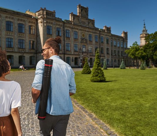 Hazai segítség külföldön tanuló magyar fiataloknak