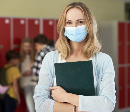 Több száz tanító nélkül indul a tanév