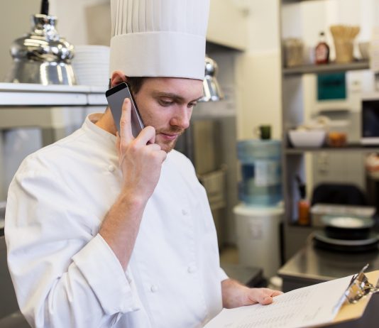 Újabb mentőövet kap a vendéglátás?