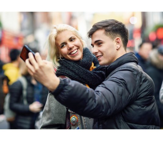 Védettségi karszalag a beoltottaknak