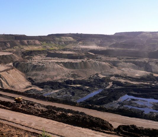 Újranyitja szénbányáit Kína