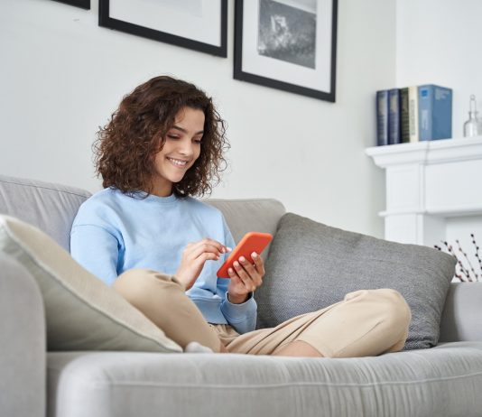 Egyre inkább mobilon vásárolunk online