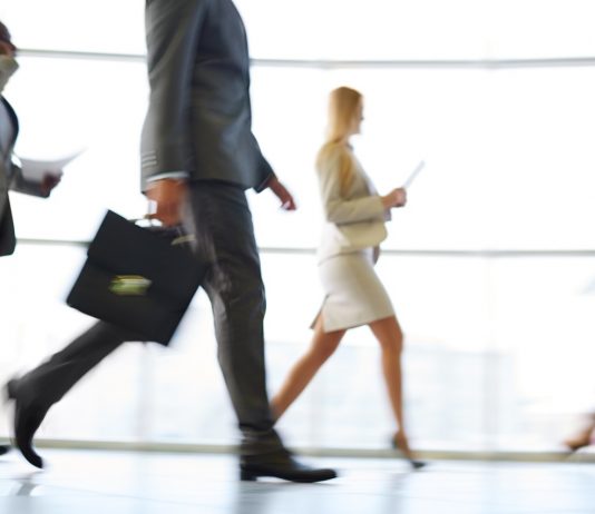 „A „Rabszolgatörvény”-t a munkaerőpiaci igények hívták életre” Sietés a munkába