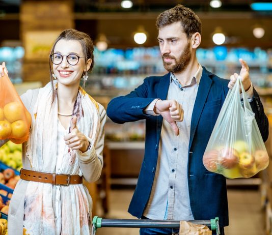 Környezetbarát zacskókat vezet be a Tesco