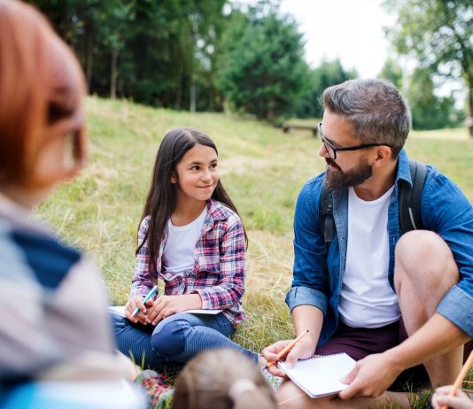 Vegyes oktatást vezetne be az Európai Bizottság