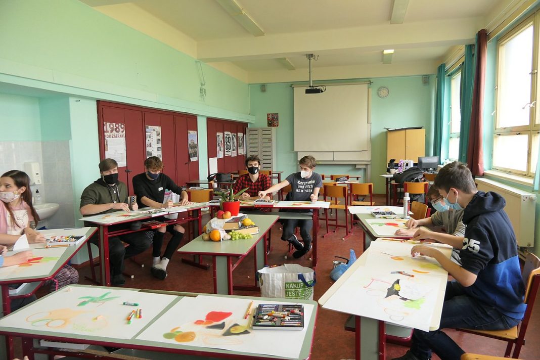 Az új fertőzöttek egyharmada iskolás Csehországban