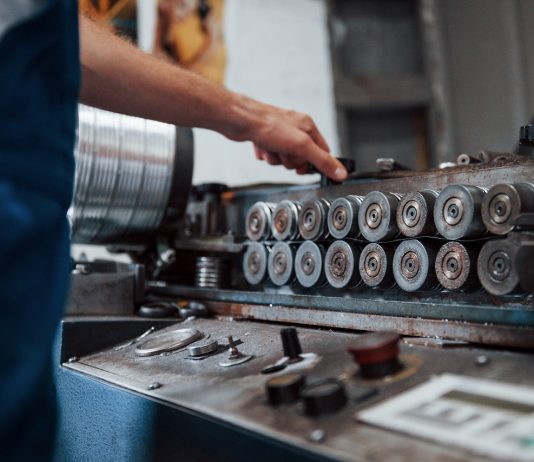 Közel 400 000 nettó bért kér egy hegesztő -szakmunkásoknak áll a világ Gépkezelő