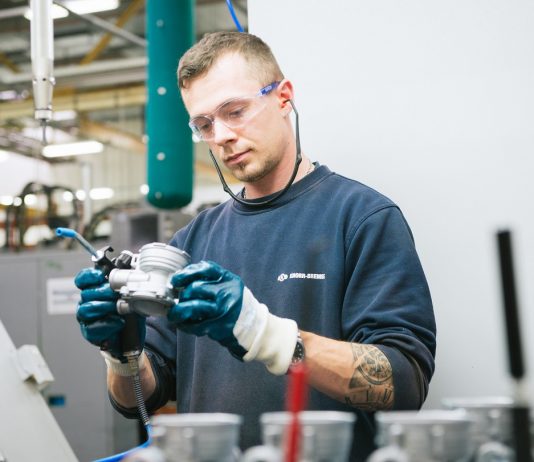 Munkahelyeket is teremt az új szervízközpont