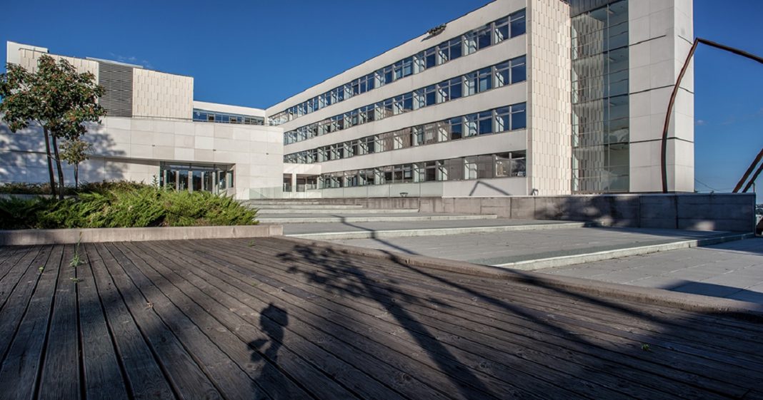 Újabb lépést tett a pécsi mérnökképzés a jövő felé PTE Műszaki Kar