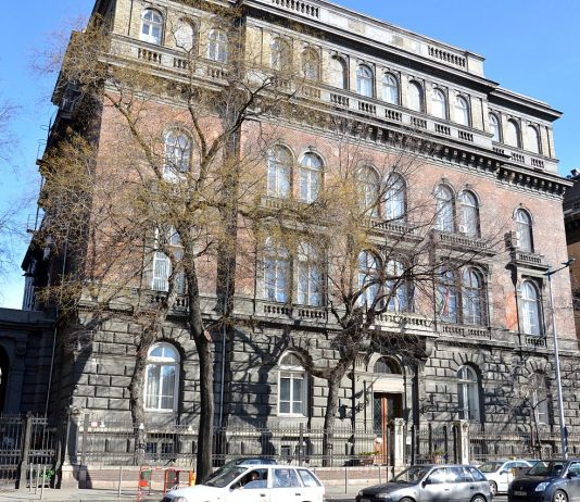 Kötelező az oltás a Semmelweis Egyetemen