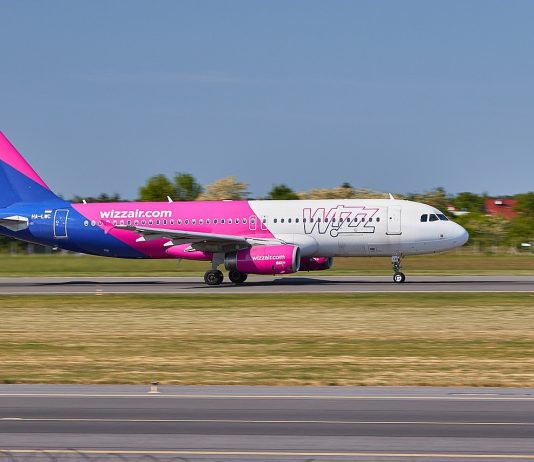 Öt járatát indítja újra a WizzAir