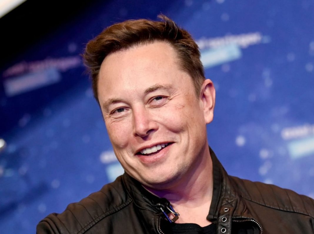 Elon Musk interjúztat