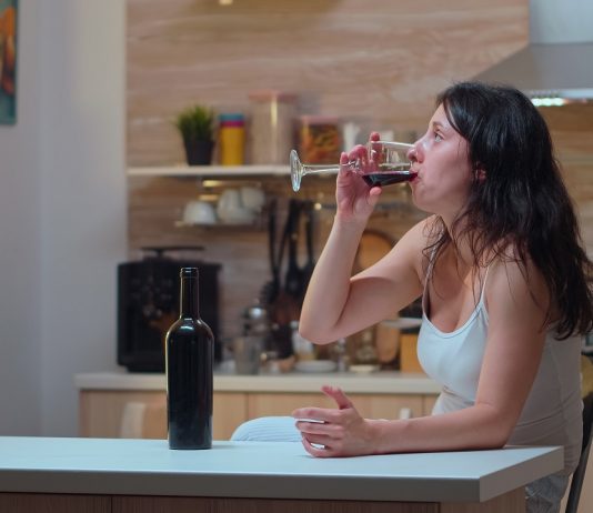 Szenvedélybetegségek a munkahelyen Addiktív nő