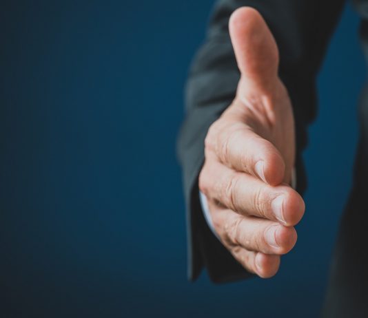 „Tudsz dolgozni? És szeretsz is? Akkor mindig lesz munkád”. Amit a pályaorientációról tudni érdemes Kézfogás