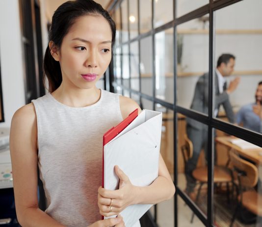 A karikírozástól a megszégyenítésig Megszégyenítés