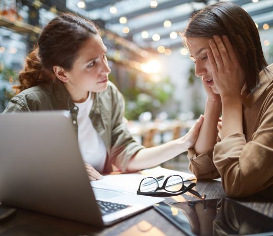 Sokat stresszelsz a munkahelyeden? Ez lehet az oka fejfájás