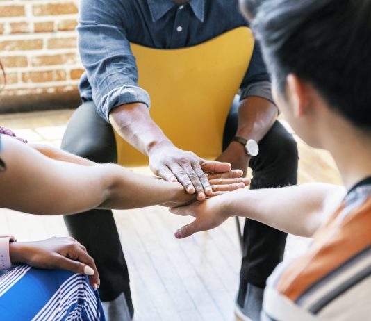 Miért életbevágóan fontos jóban lenni a munkatársakkal? a jó munkatársi kapcsolat