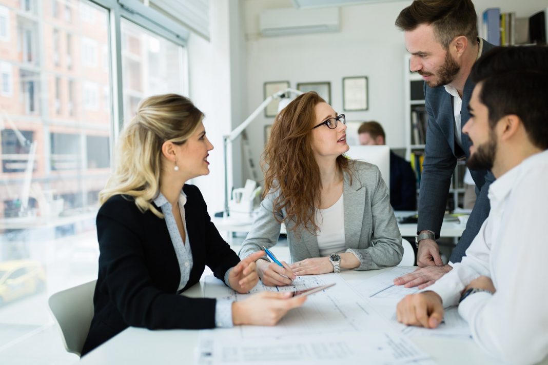 Türelem és bölcsesség – mit tegyél (és mit ne) az első munkanapodon meglepett munkatárs