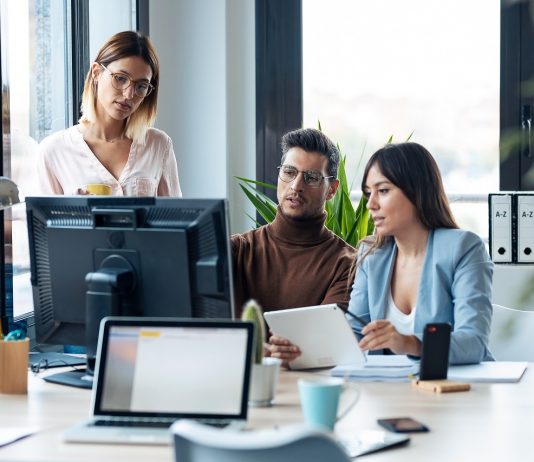 Ingyenes képzés után biztos munka és jó fizetés – íme a lehetőség! Informatikusok