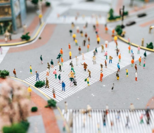 A statisztika szerint 9,1 százalékkal nőttek a keresetek – a te béred melyik sávba tartozik? Utcakép makett