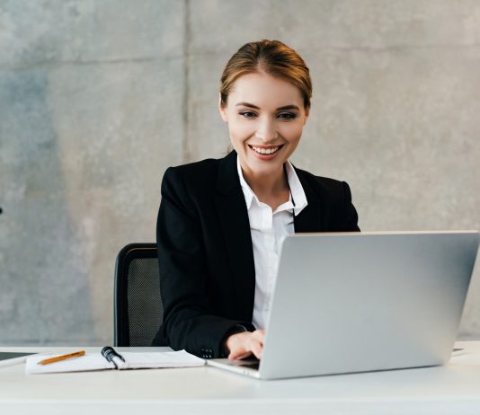 A Bika mai fő témája a szeretet, a Halakat pedig a tisztánlátás vezeti – karrier horoszkóp november 29-re Fiatal üzletasszony