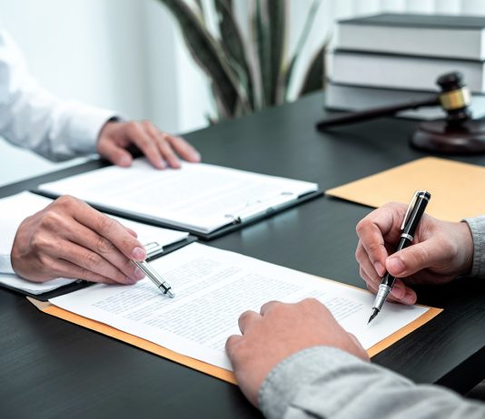 Itt is tudsz már ingyenes munkajogi segítséget kapni Munkajogi tárgyalás