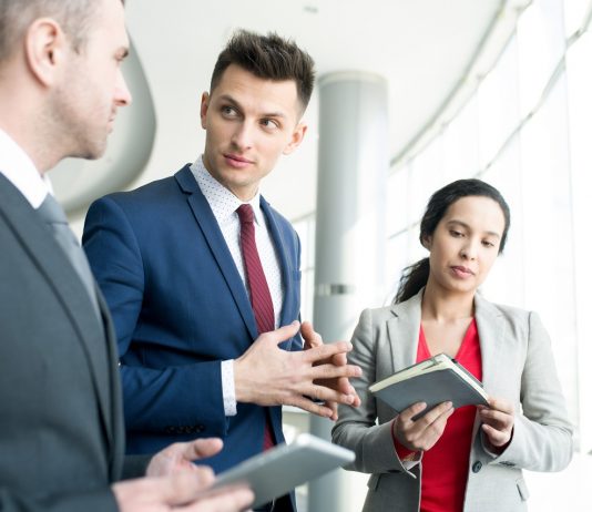 Ezért nincs hatalmuk a nőknek a saját sikerük felett Vezetői team