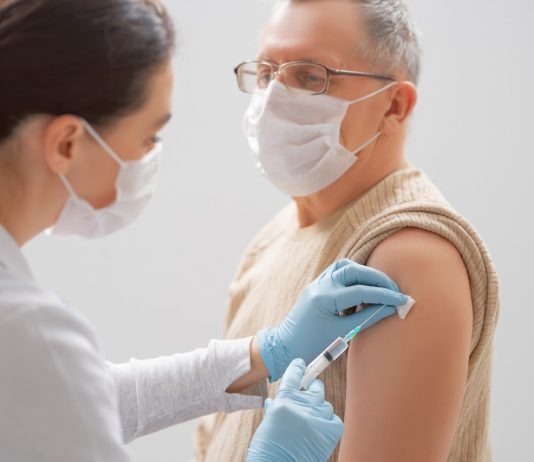 Újabb munkáltató, aki oltásra kötelezi dolgozóit Oltás