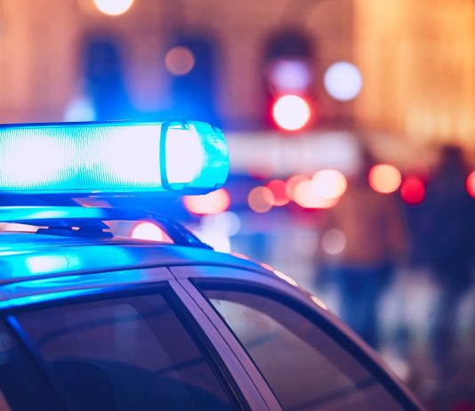 Halálos munkahelyi baleset – homlokrakodóval ütötték el a nőt Rendőrautó