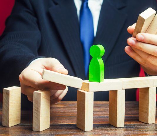 Ilyen támogatást kap decembertől az a cég, amely hátrányos helyzetű embereknek ad munkát Támogatás