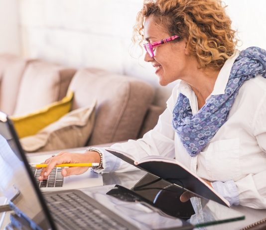 Ingyenes tréningen tanulhatod meg, mit tehetsz a munkahelyi diszkrimináció ellen Üzletasszony