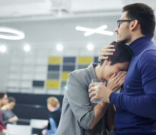 Mondjam el a főnökömnek a magánéleti gondjaimat? Bánat