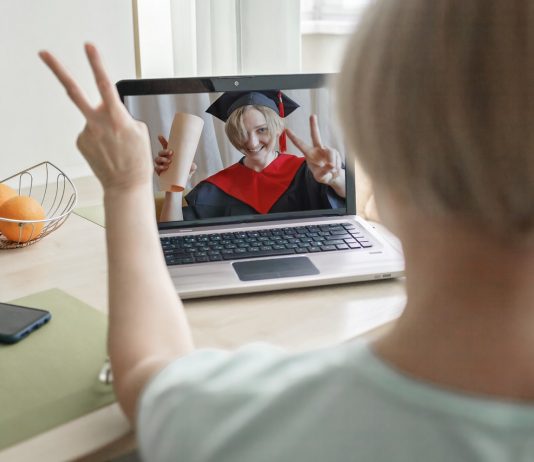 Nem elég, ha diplomád van – ez az 5 készség is fontos, ha munkát akarsz diplomázás