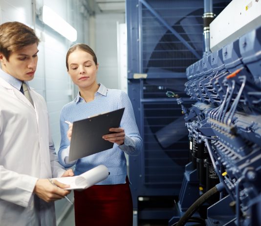 Bőven lesz új munkahely jövőre – rekordközeli létszámbővítést terveznek a hazai cégek Fiatal laborosok