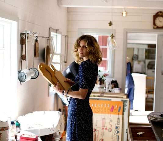 Kinek van ingyen a munka, amit otthon végzel? És ki mennyit veszítene, ha egyszer abbahagynád? Házimunka