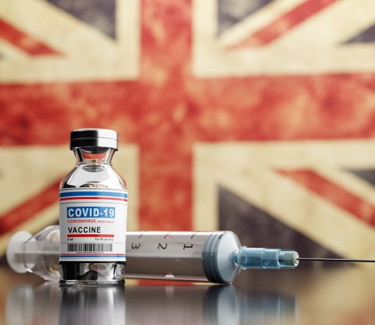 Oltást és home office-t szorgalmaz a brit kormány Oltás