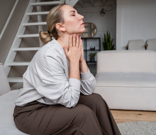 Mi az, amit megbocsáthatsz a kollégádnak és mi az, amit már nem? Szomorú nő