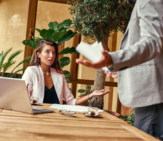 Te hogy fejezed ki a nemtetszésedet? Ezt gondold át a munkahelyi vitás helyzetekben! Munkahelyi vita