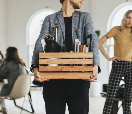 Ahol mernek beszélni róla, ott kevesebb a visszaélés – így javíthatja a cégen belüli bizalmat az új EU-s szabályozás Agresszív főnök