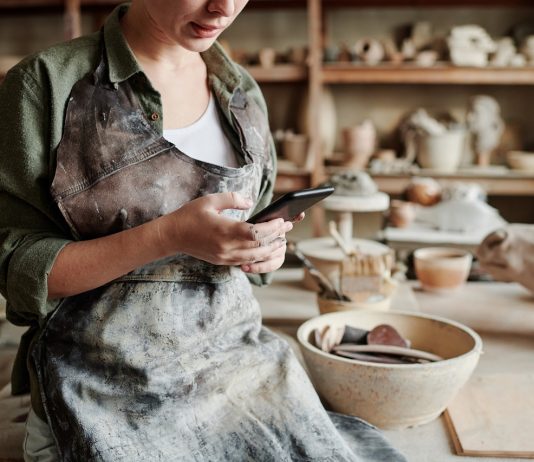 Új felmérés: elbocsátásokat is hozhat a minimálbéremelés Fazekas nő