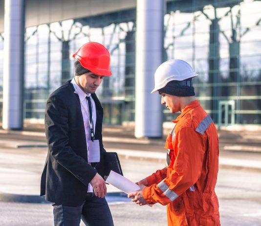 Fizikai munka kontra vezetői bérek – erre számíthatunk idén Fizikai és vezetői bérhelyzet
