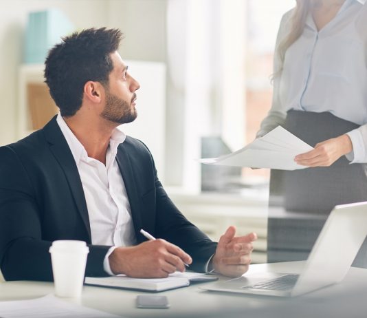 A főnököt is lehet kritizálni – mutatjuk, hogyan Kritika