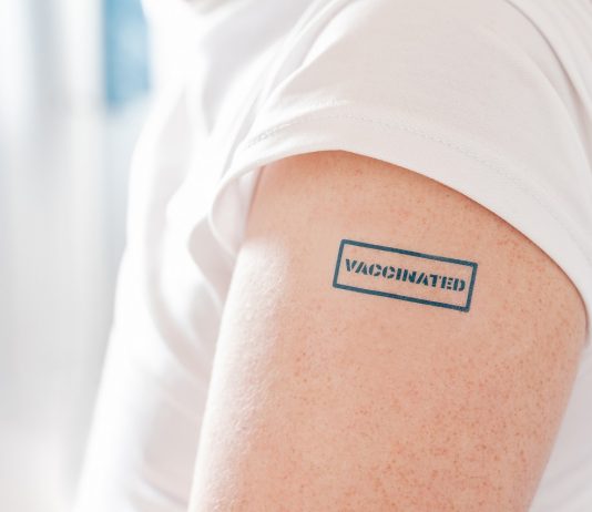 Az oltottak februártól könnyebben utazhatnak Angliába – de nem mindenki Könnyebb az utazás az oltottaknak Angliába