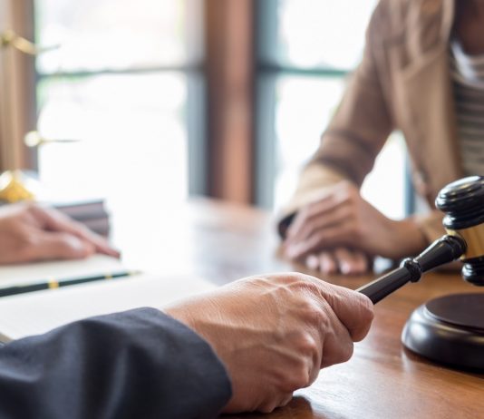 Nem akárhogy okozott 47 milliós kárt a munkáltatójának egy pénzügyi ügyintéző Ügyvéd