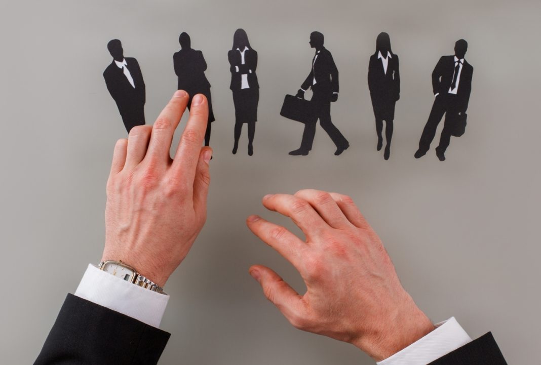 Szakmai kiválóság és emberiesség: már csak egy napig lehet pályázni “A Jövő Vezetője Díjra” Jövő Vezetője Díj, 2022