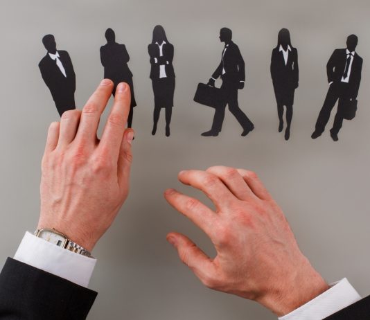 Szakmai kiválóság és emberiesség: már csak egy napig lehet pályázni “A Jövő Vezetője Díjra” Jövő Vezetője Díj, 2022