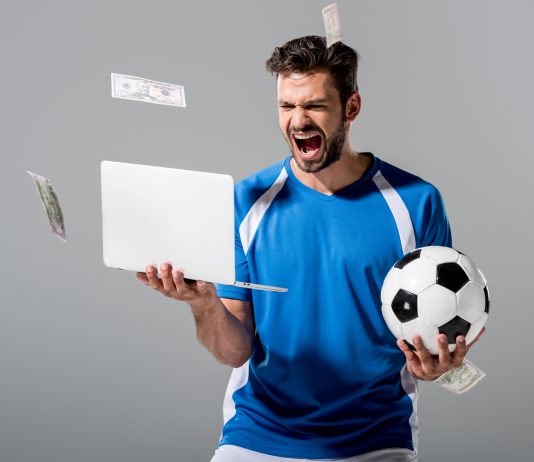 Havonta több millió forintot kereshetnek a focisták itthon Labdarúgók bére 2021-ben