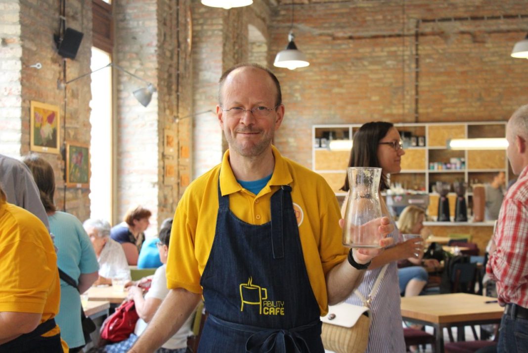 Kutatás: a vállalkozások egyharmada foglalkoztat megváltozott munkaképességű dolgozót