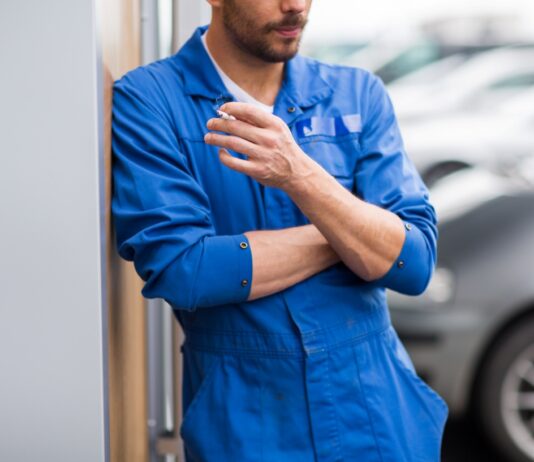 Többet dolgozzon az, aki cigiszünetet tart? cigiszünet, munkahely, kollégák, munkaidő